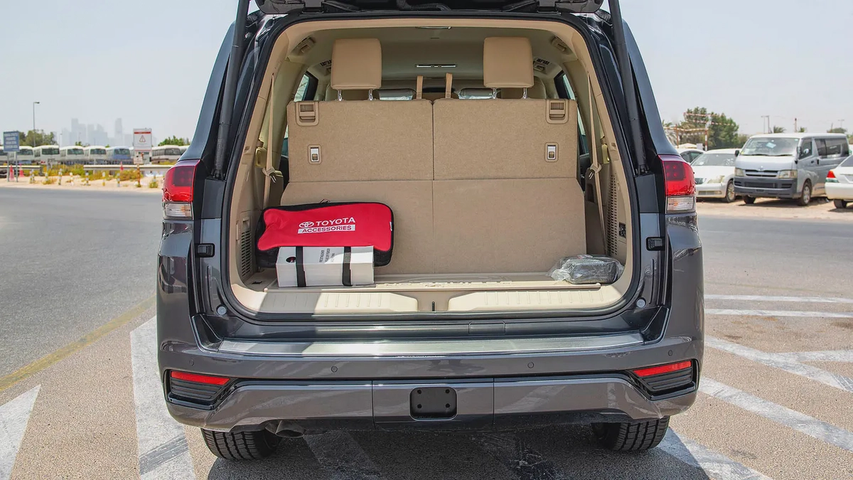 Toyota Land Cruiser GXR 2026, European Specs - Brand New!-8-8