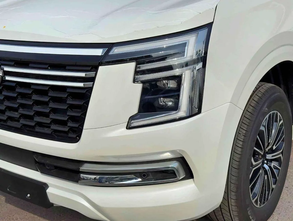 Nissan Patrol NISSAN PATROL SE PLATINUM || FULL OPTION | PETROL AT 3.8L V6 4WD (CODE # NPSEP) PLATINUM WHITE 2026-9-0