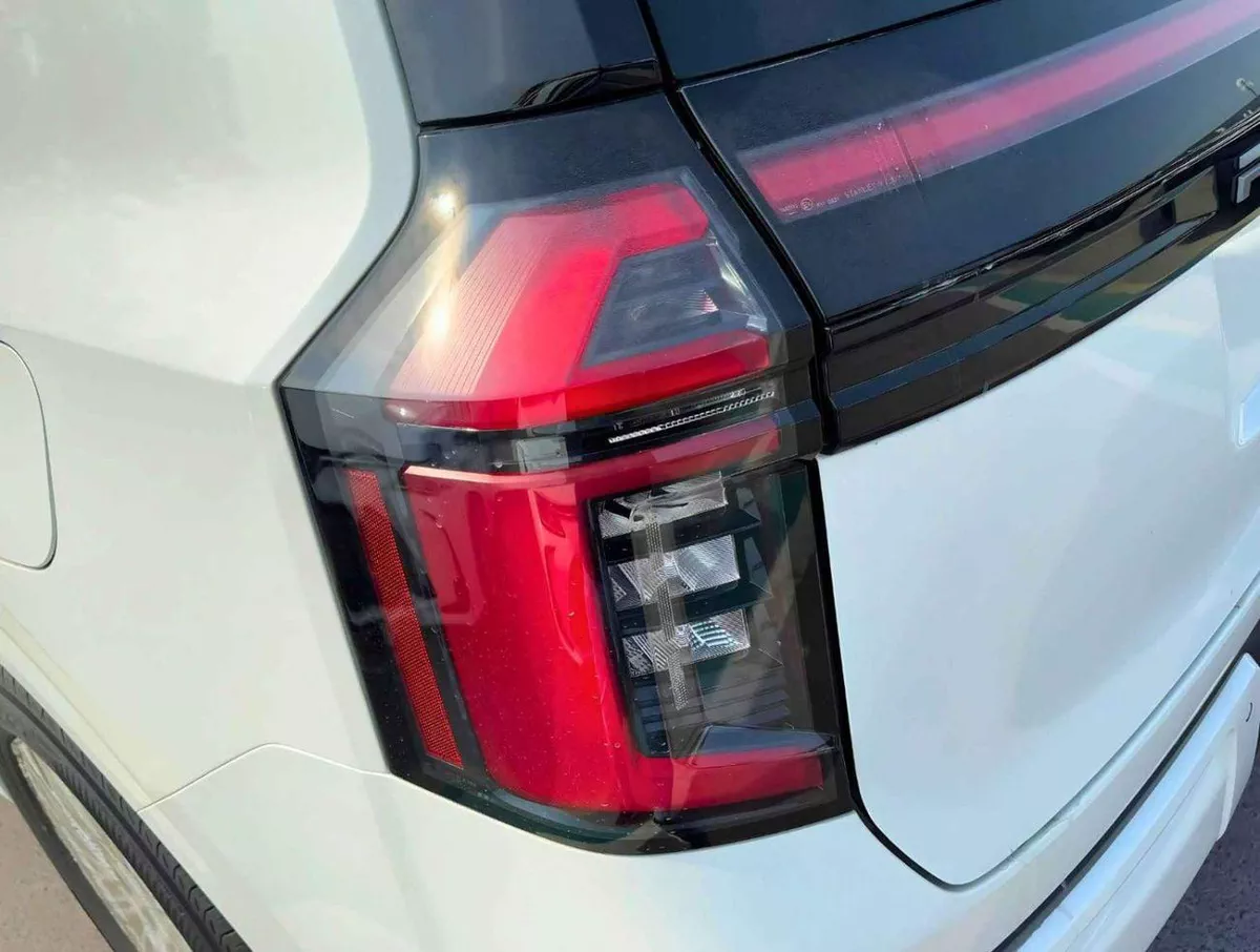 Nissan Patrol NISSAN PATROL SE PLATINUM || FULL OPTION | PETROL AT 3.8L V6 4WD (CODE # NPSEP) PLATINUM WHITE 2026-4-0