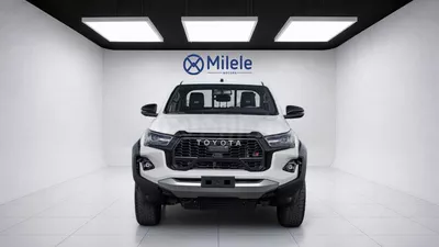 Toyota Hilux GR SPORT-1