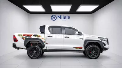 Toyota Hilux GR SPORT-4