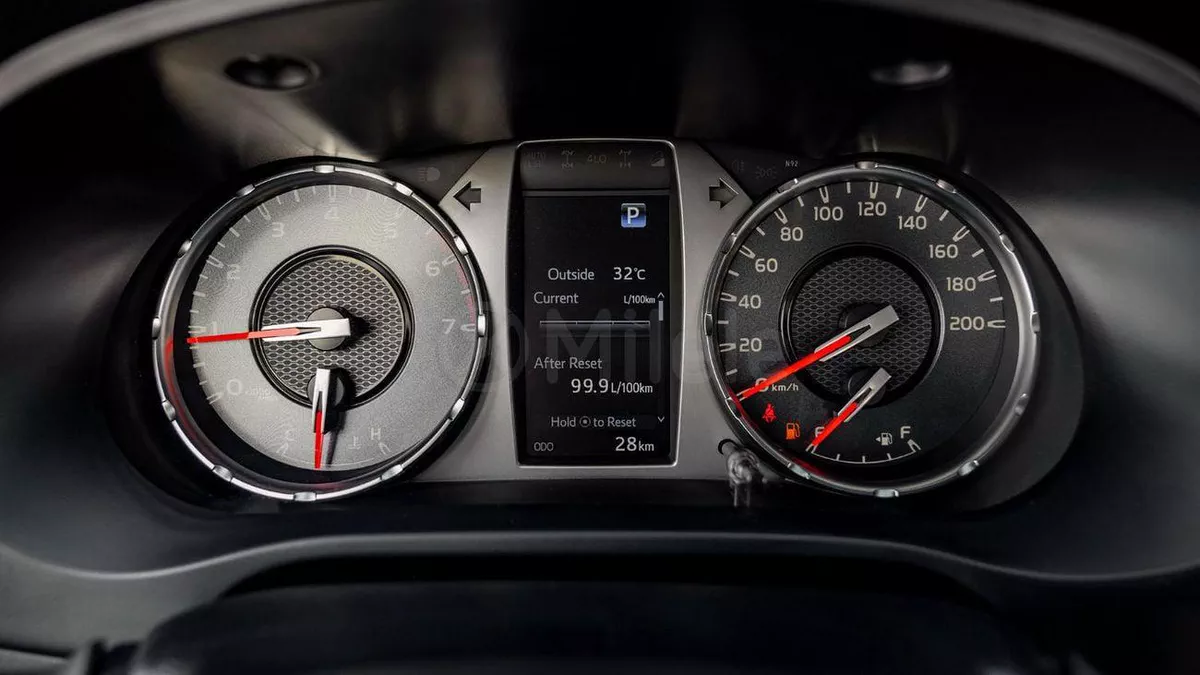 Toyota Hilux GR SPORT-18-0
