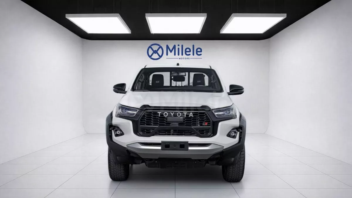 Toyota Hilux GR SPORT-1-0