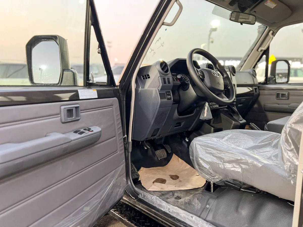 Toyota Land Cruiser Pick Up 4.0L V6 STD-E EXPORT ONLY - TOYOTA LC79 4.0L STD-E-17-0