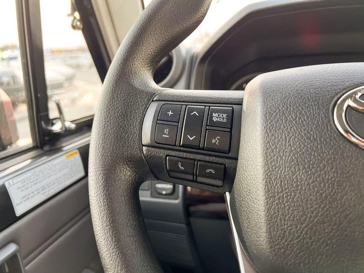 Toyota Land Cruiser Pick Up 4.0L V6 STD-E EXPORT ONLY - TOYOTA LC79 4.0L STD-E-20-0