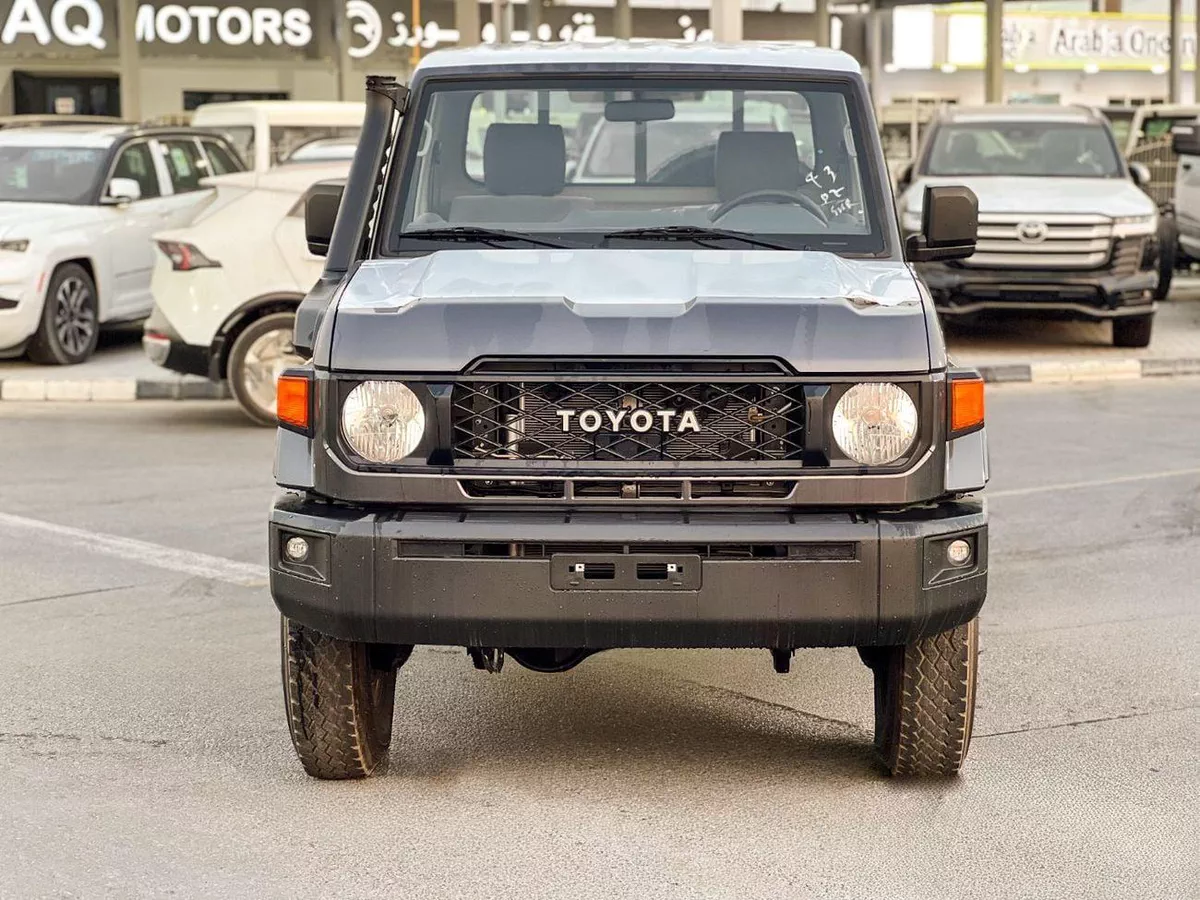 Toyota Land Cruiser Pick Up 4.0L V6 STD-E EXPORT ONLY - TOYOTA LC79 4.0L STD-E-1-0