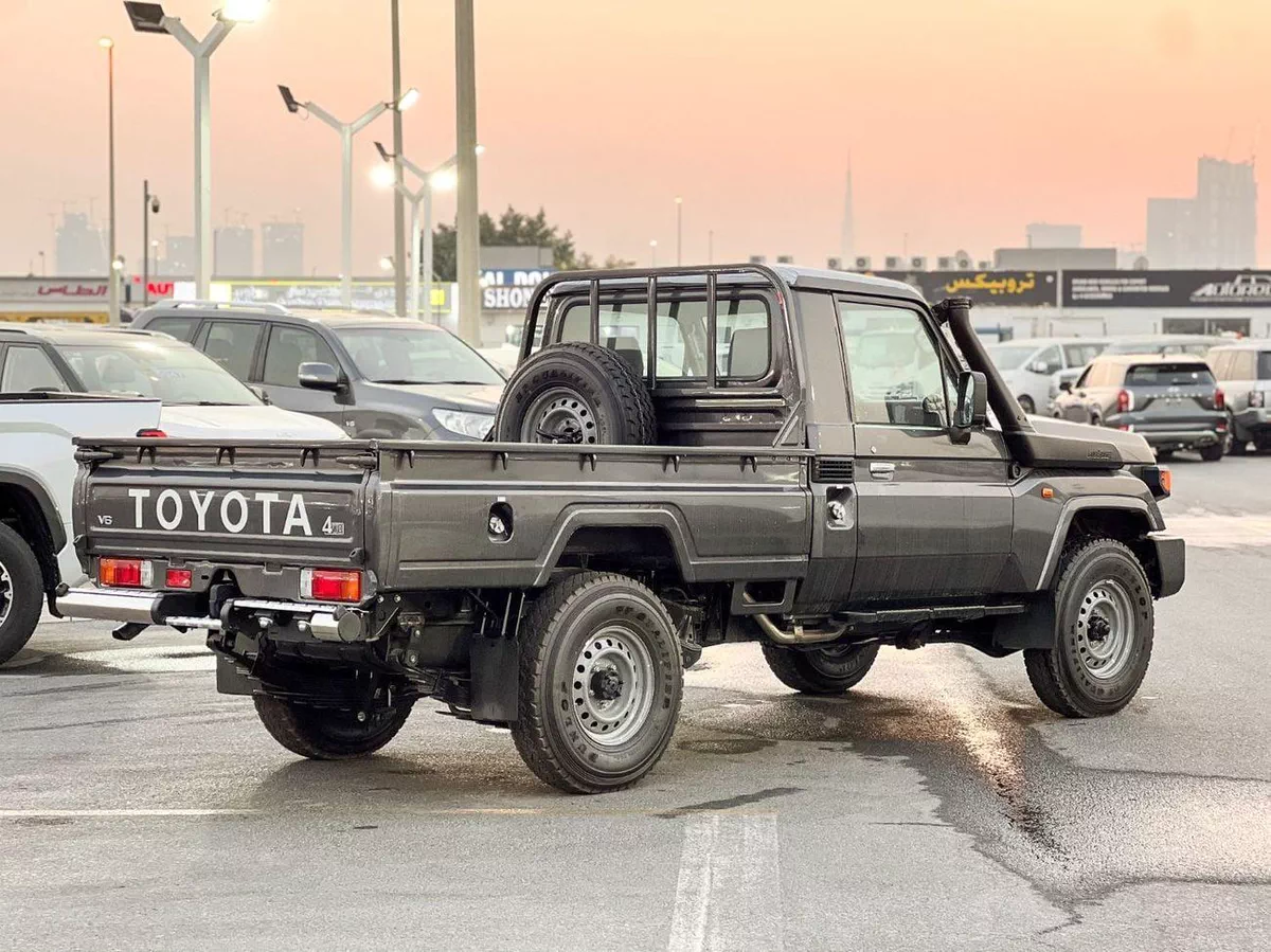 Toyota Land Cruiser Pick Up 4.0L V6 STD-E EXPORT ONLY - TOYOTA LC79 4.0L STD-E-4-0