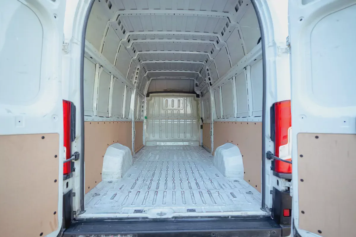 Peugeot Boxer L4H3 Delivery Van | GCC Specs | Ref#P05283-6-6