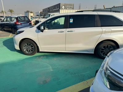 New 2024 Toyota Sienna-1