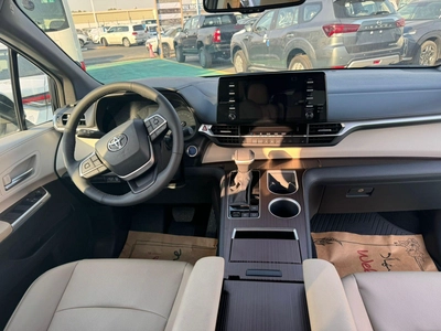 New 2024 Toyota Sienna-3
