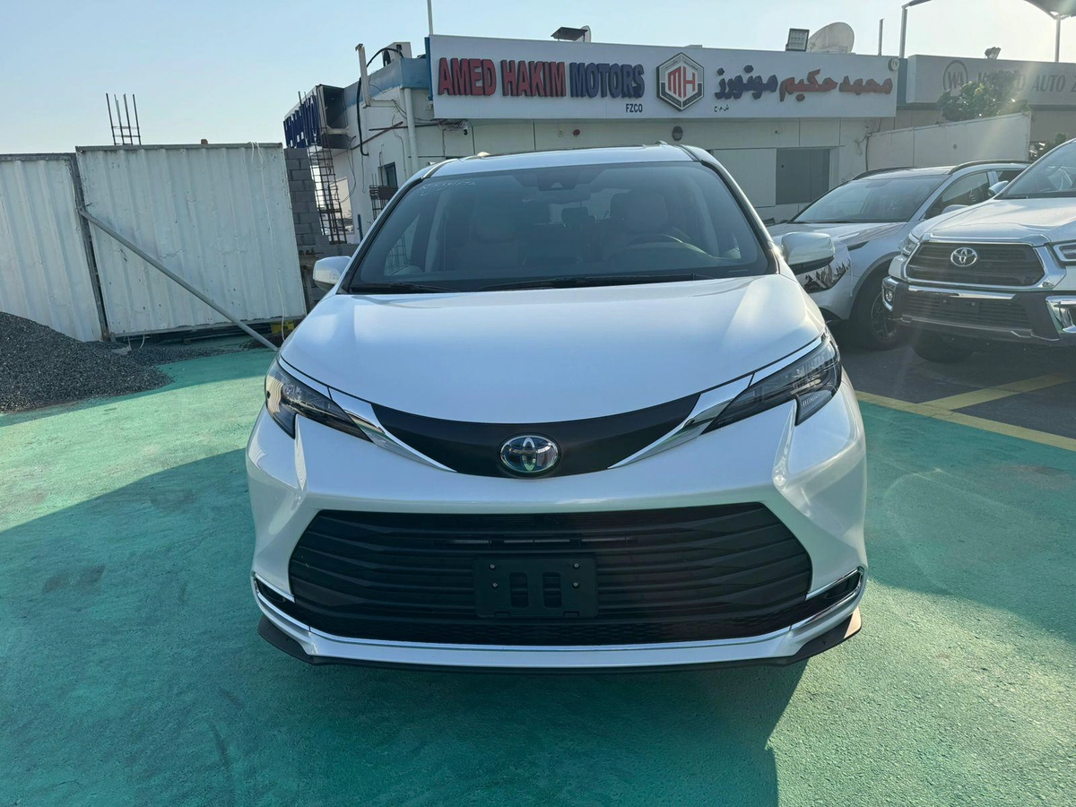 New 2024 Toyota Sienna-4-4