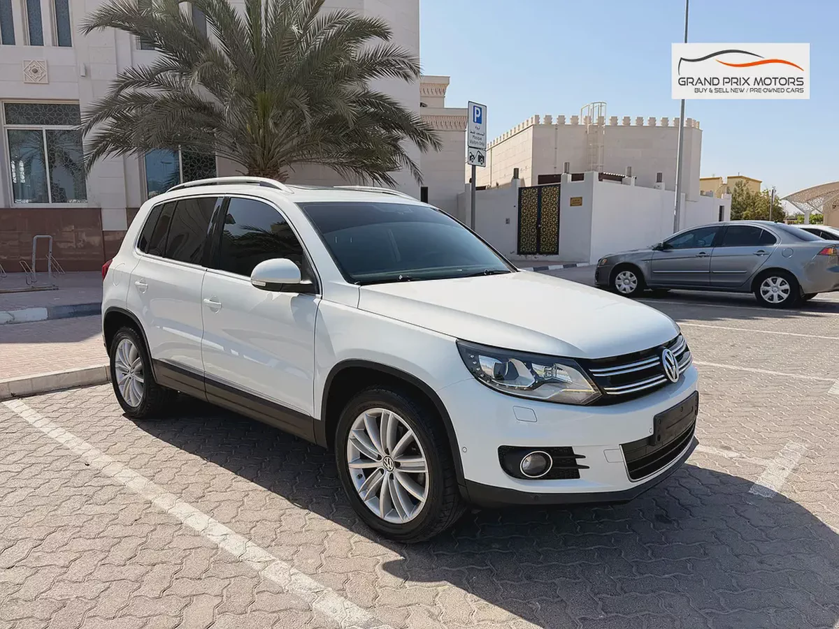 Volkswagen Tiguan 2.0 Tsi 4Motion 2016 Model GCC Specs With Partial Service History-2-2