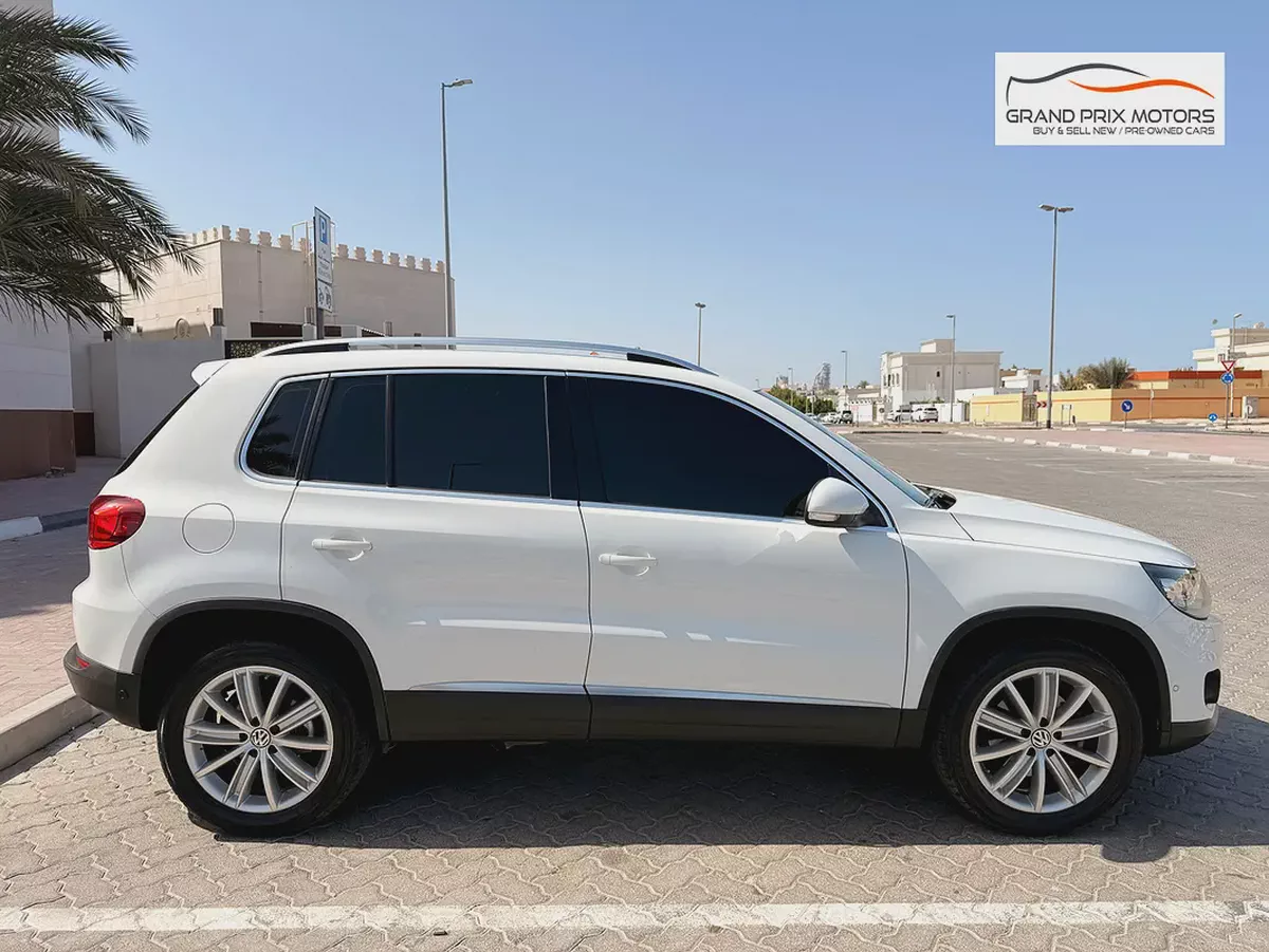Volkswagen Tiguan 2.0 Tsi 4Motion 2016 Model GCC Specs With Partial Service History-3-3