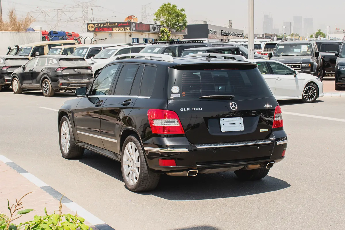 2011 - BENZ GLK300 - IMMACULATE CONDITION - ONLY 92,000 KM DONE-5-5
