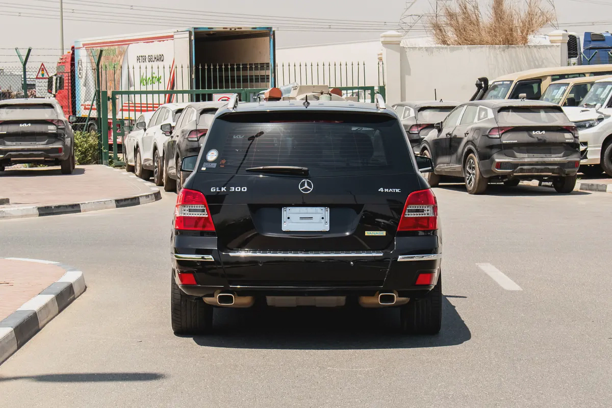 2011 - BENZ GLK300 - IMMACULATE CONDITION - ONLY 92,000 KM DONE-6-6