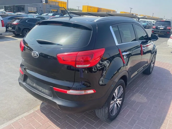 kia sportage 2015 fullopshin balck colir GCC calen car
