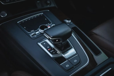 Audi Q5 2019-15
