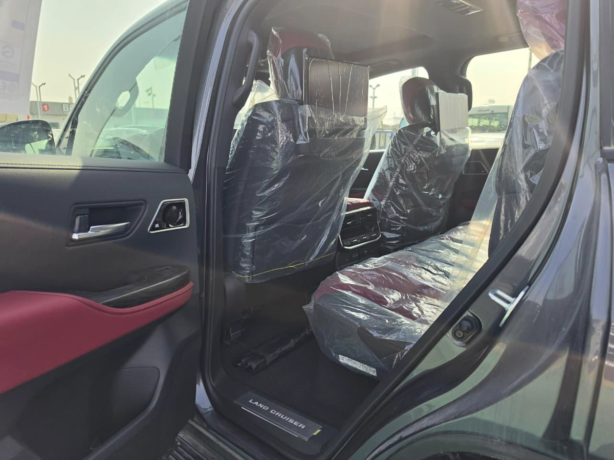 Toyota Land Cruiser GR Sport Hybrid 3.5L 2026 – Grey Exterior-7-7