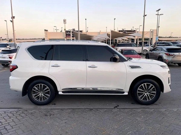 Nissan Patrol LE 2015 GCC Specs - Well Maintained