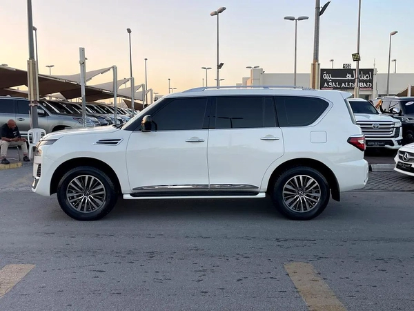 Nissan Patrol LE 2015 GCC Specs - Well Maintained