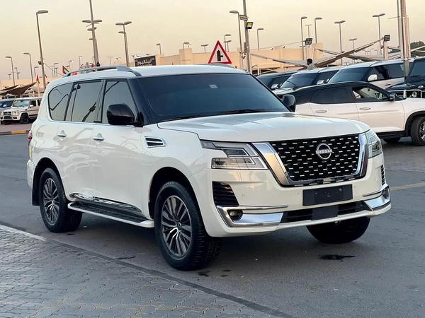 Nissan Patrol LE 2015 GCC Specs - Well Maintained