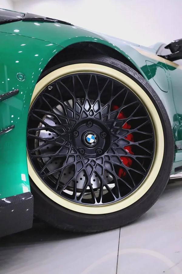 BMW M5 GCC +FULL CARBON MANHART KIT +AGENCY WARRANTY TILL 2031 +AKRAPOVIC EXHAUST+ HRE FORGED WHEELS