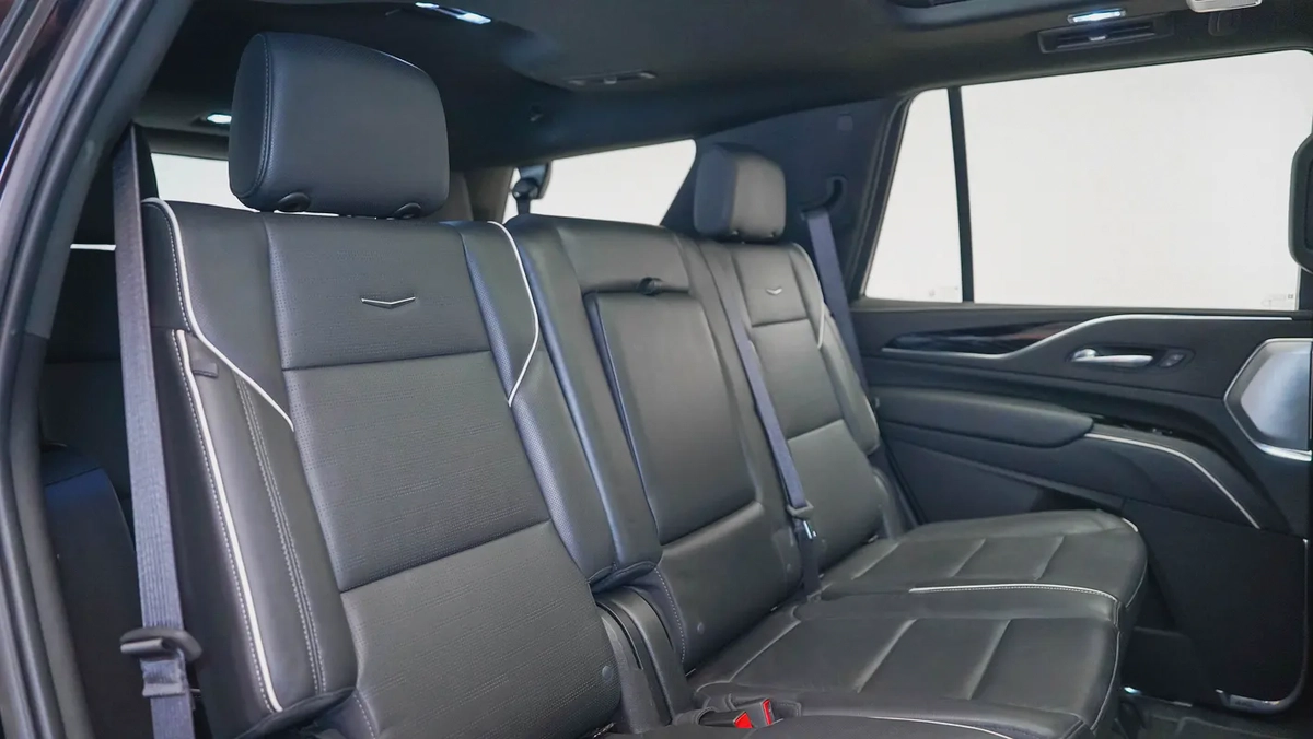 UAEs Very Best Example | AED 3,302 PM | Escalade Sport Premium 8 Seater-6-6