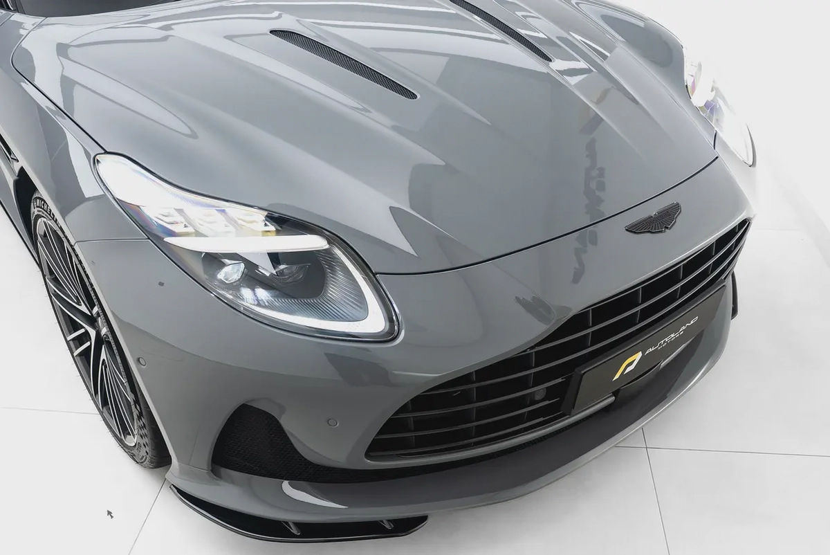 2026 ASTON MARTIN DB12-18-18