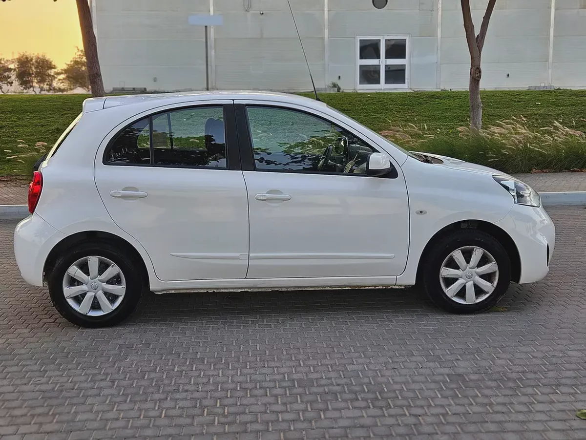 Nissan Micra SL 2020 GCC Specs - Premium Condition Low KM Fuel Efficient Family HB-19-19