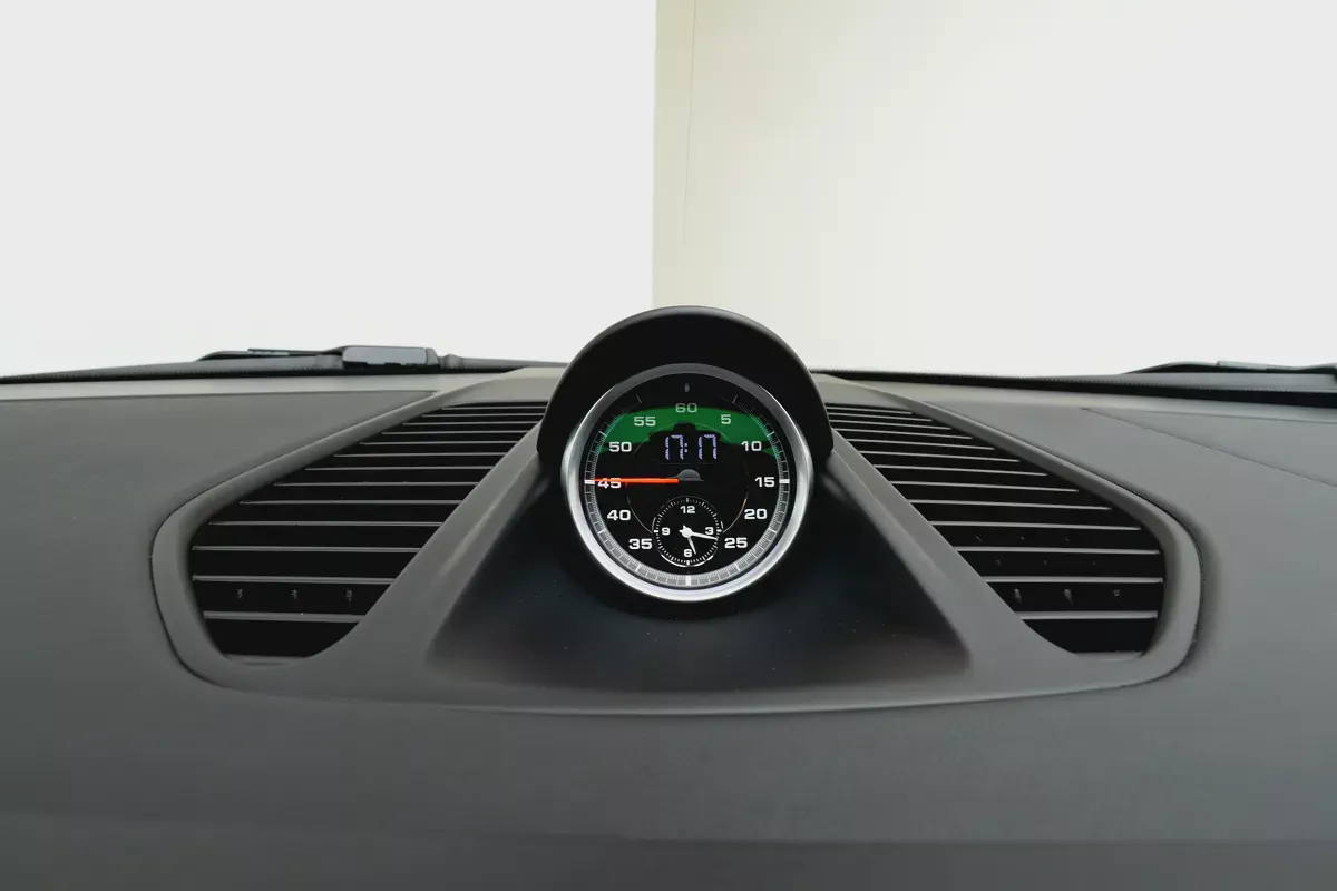 2015 PORSCHE 911 TURBO - EUROPEAN SPECS - LOW MILEAGE-7-7