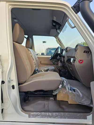 Toyota Land Cruiser Pick Up LC79 STD-E / DOUBLE CABIN MANUAL / 2.8L V4 DIESEL 4WD / SNORKEL (CODE # STD-E)-9