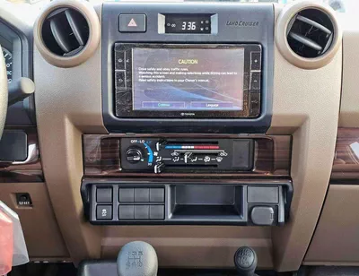 Toyota Land Cruiser Pick Up LC79 STD-E / DOUBLE CABIN MANUAL / 2.8L V4 DIESEL 4WD / SNORKEL (CODE # STD-E)-14