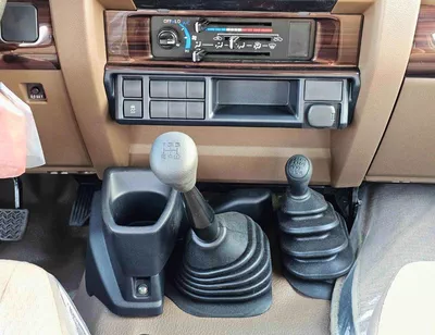 Toyota Land Cruiser Pick Up LC79 STD-E / DOUBLE CABIN MANUAL / 2.8L V4 DIESEL 4WD / SNORKEL (CODE # STD-E)-15