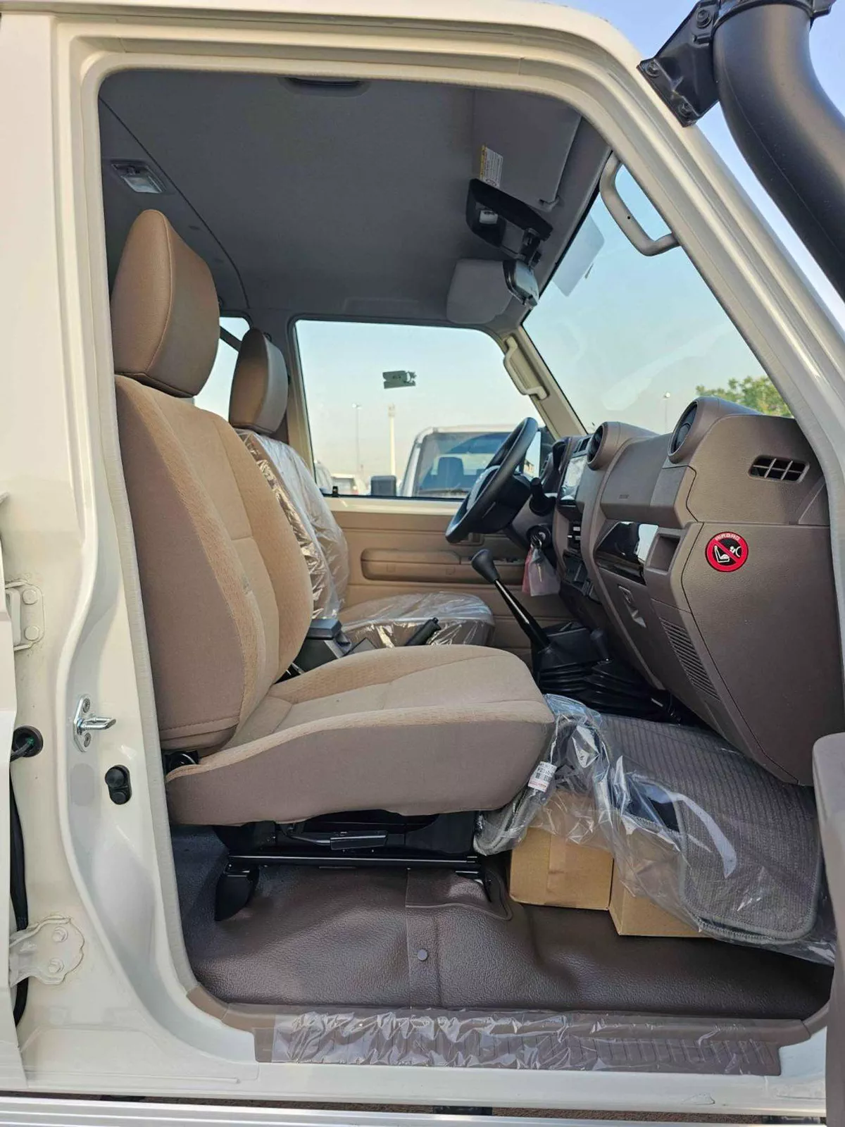 Toyota Land Cruiser Pick Up LC79 STD-E / DOUBLE CABIN MANUAL / 2.8L V4 DIESEL 4WD / SNORKEL (CODE # STD-E)-9-0