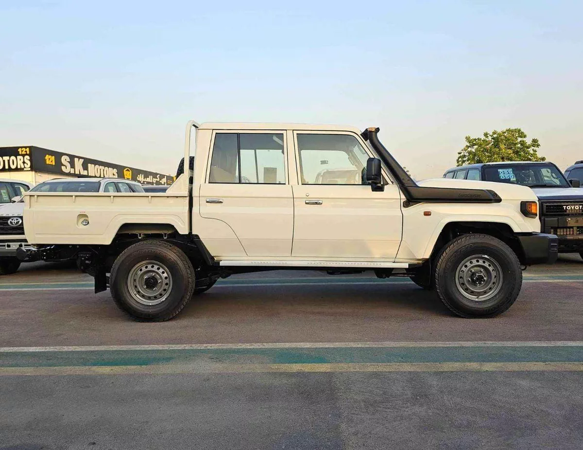 Toyota Land Cruiser Pick Up LC79 STD-E / DOUBLE CABIN MANUAL / 2.8L V4 DIESEL 4WD / SNORKEL (CODE # STD-E)-1-0