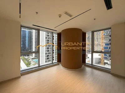 Fully Fitted Office | 2 Parking | Prime Business Bay Location-5