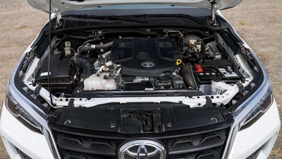 Toyota Fortuner EXR Toyota Fortuner 2.4L Diesel 4X4 MY2025-9