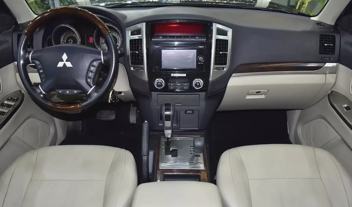 AED 1,190 EMi at 0% DP | Mitsubishi Pajero GLS ( 2020 Model ) in Black Color GCC Specs-10-10