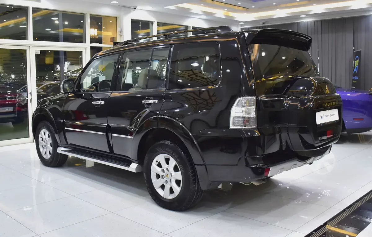 AED 1,190 EMi at 0% DP | Mitsubishi Pajero GLS ( 2020 Model ) in Black Color GCC Specs-6-6
