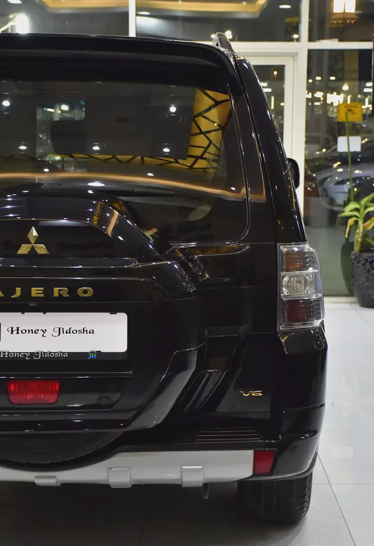 AED 1,190 EMi at 0% DP | Mitsubishi Pajero GLS ( 2020 Model ) in Black Color GCC Specs-8-8
