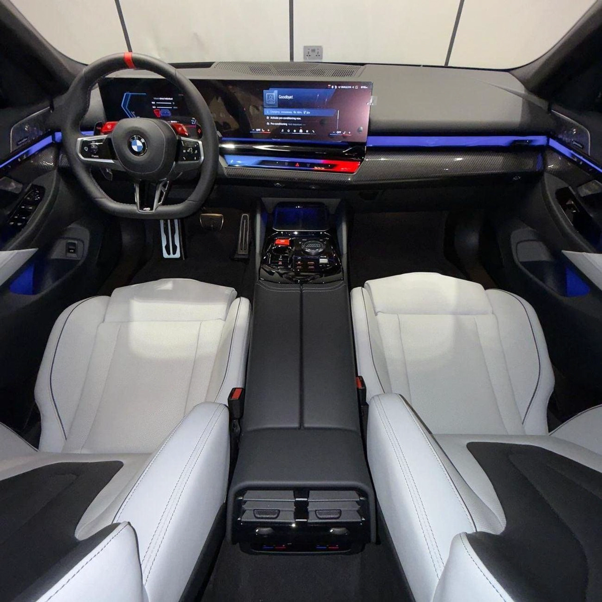 BMW M5 MASTERCLASS | GCC | 3 years warranty and service contract-10-0