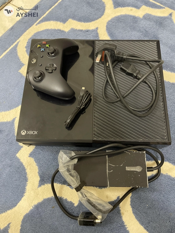 xbox one used few times ( like new )