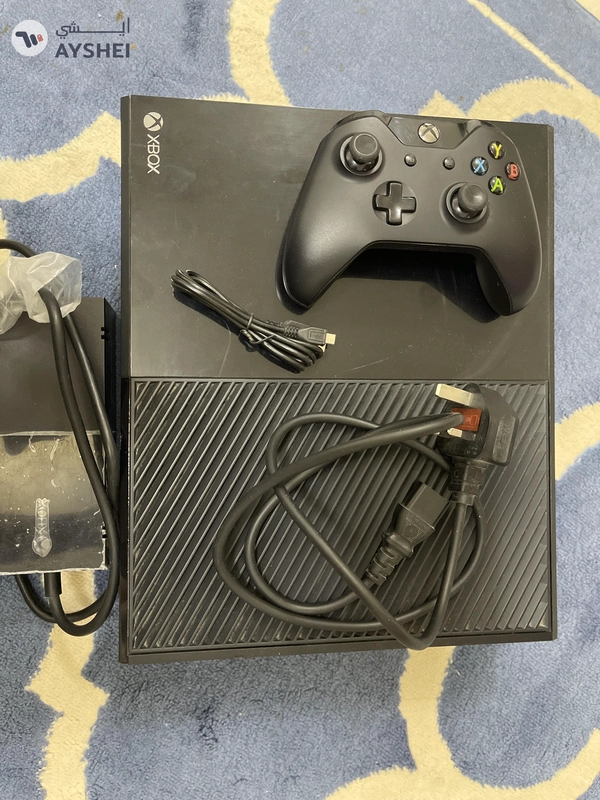 xbox one used few times ( like new )
