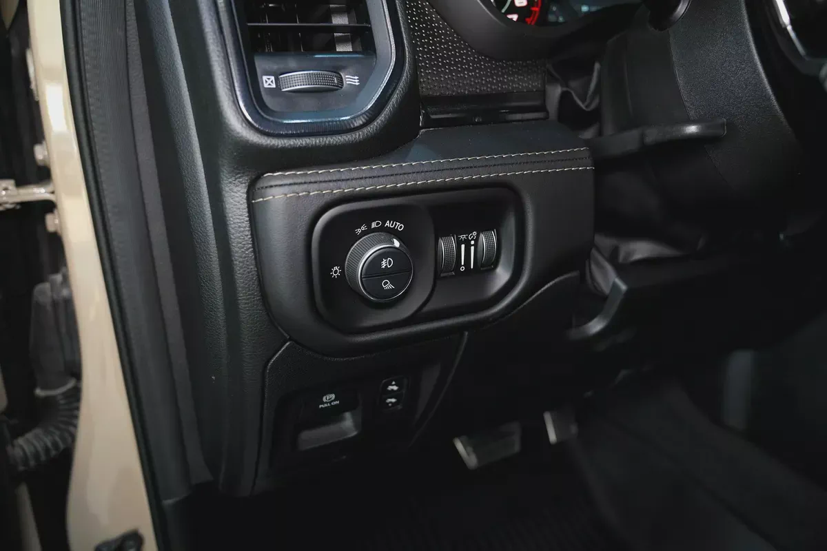 2022 - Dodge Ram TRX - V8 Perfect inside and out-13-13