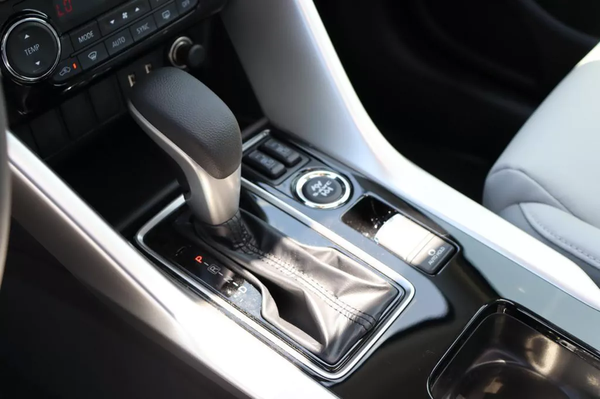 2026 Mitsubishi Eclipse Cross-3-3