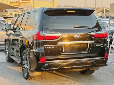 Pristine Lexus LX 570 Signature 2018 | GCC Specs | Full Service Historyلكزس LX570 سجنتشر صبغ وكاله-9