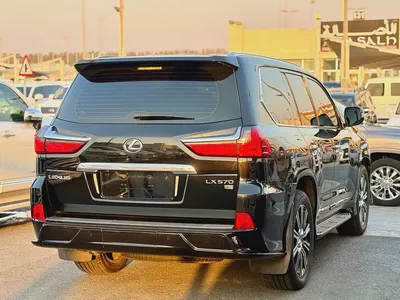 Pristine Lexus LX 570 Signature 2018 | GCC Specs | Full Service Historyلكزس LX570 سجنتشر صبغ وكاله-10