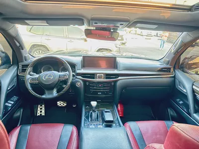 Pristine Lexus LX 570 Signature 2018 | GCC Specs | Full Service Historyلكزس LX570 سجنتشر صبغ وكاله-15