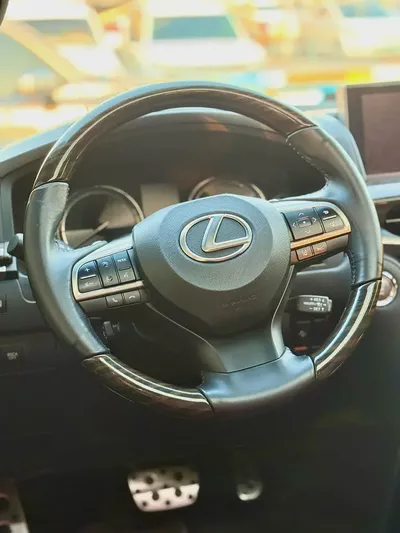 Pristine Lexus LX 570 Signature 2018 | GCC Specs | Full Service Historyلكزس LX570 سجنتشر صبغ وكاله-16