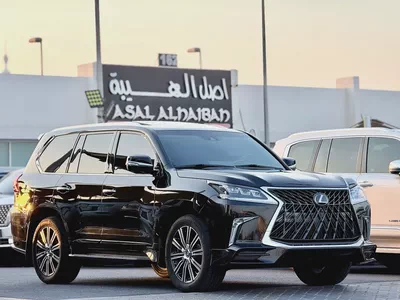 Pristine Lexus LX 570 Signature 2018 | GCC Specs | Full Service Historyلكزس LX570 سجنتشر صبغ وكاله-3